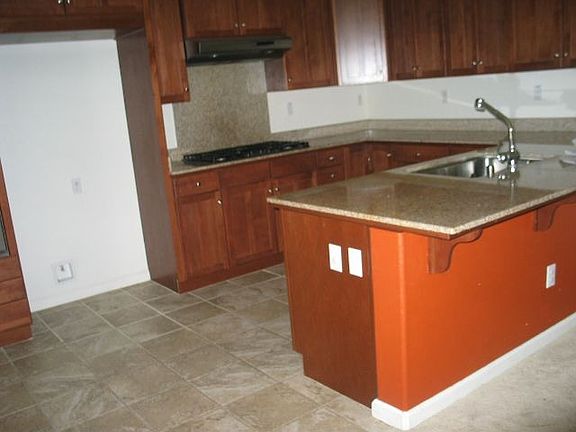 2nd image of 281 Rayos Del Sol Dr