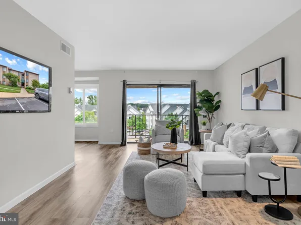 6916 Hanover Pkwy APT 300, Greenbelt, MD 20770