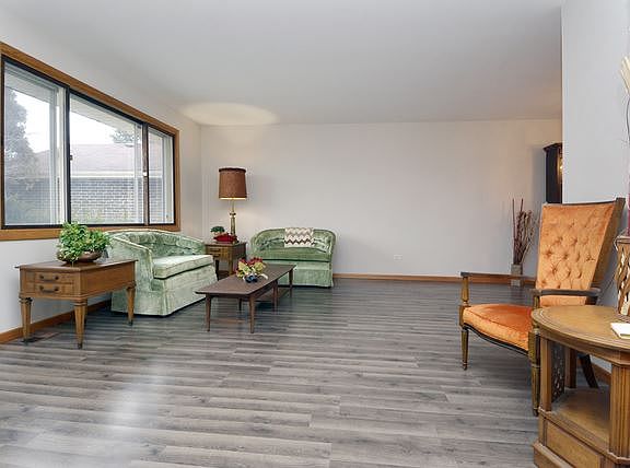 4th image of 1118 S Tamarack Dr