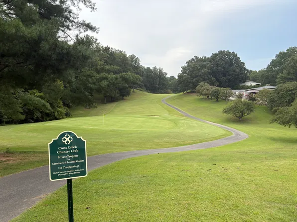 120 Greenbriar St Unit 3, Mount Airy, NC 27030