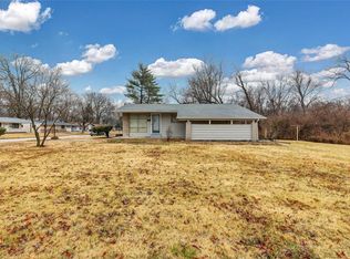 10100 Saffron Dr, Saint Louis, MO