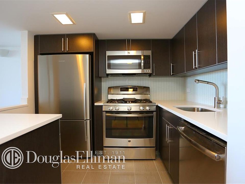 1st image of 666 Greenwich St APT 528