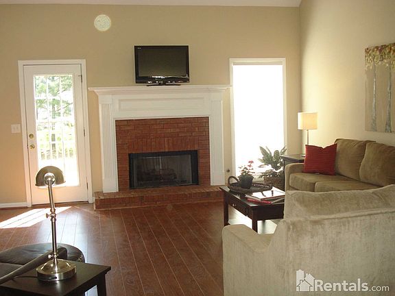 3rd image of 1090 Dogwood Park Dr