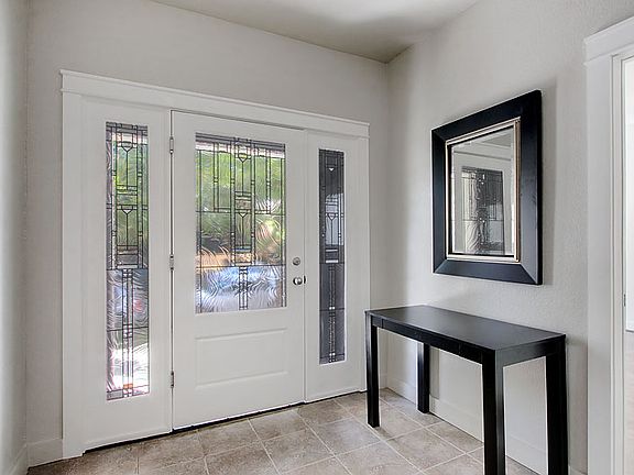 3rd image of 528 20th Ave E APT 3