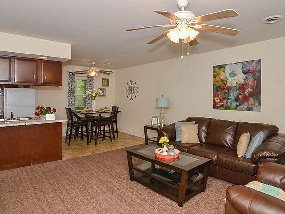 3rd image of 2101 Willoughby Ct