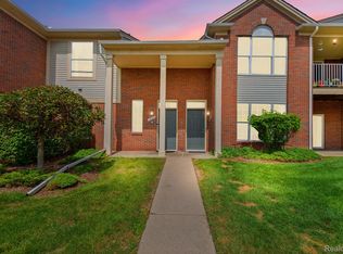 1924 Flagstone Cir, Rochester, MI 48307