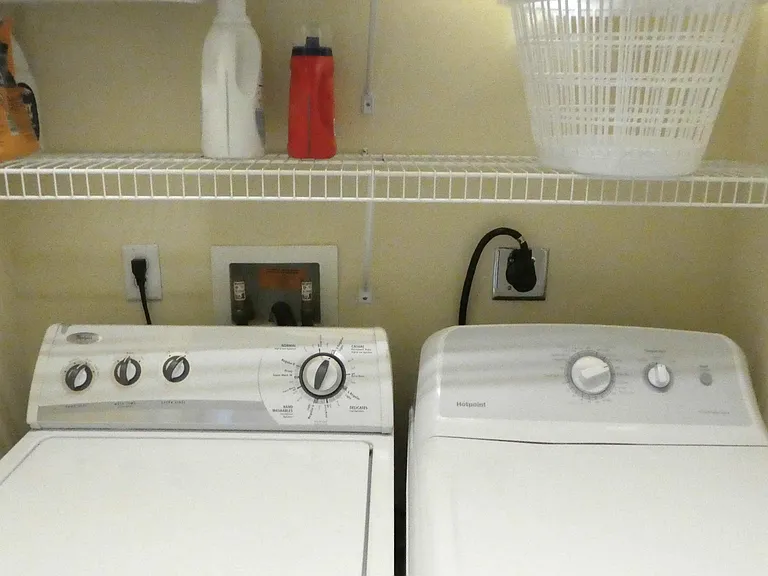 305 E Duffy St #B — Photo 12