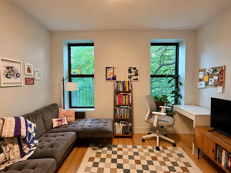 565 Saint Johns Pl #3R — Photo 3