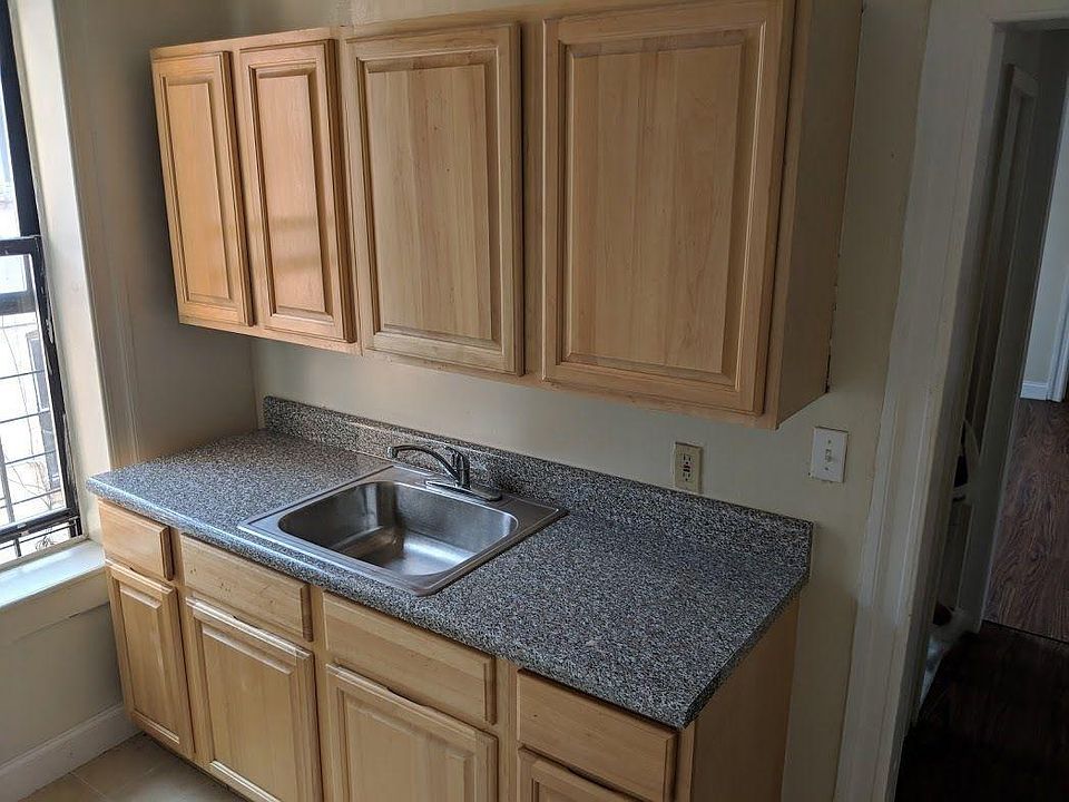1st image of 82 Ash St