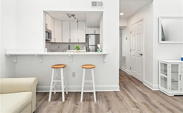 1765 Coliseum St #420 — Photo 12
