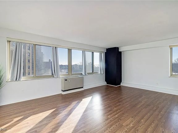 5th image of 12520 Edgewater Dr APT 710