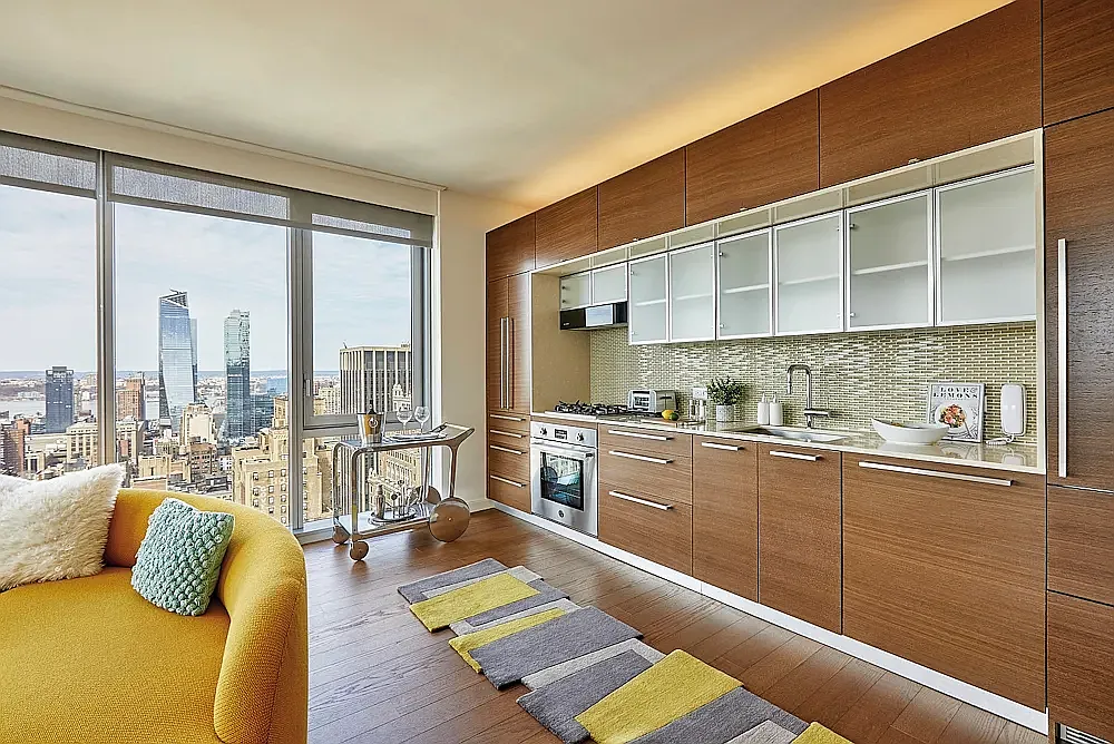 100 West 31st Street — Photo 1