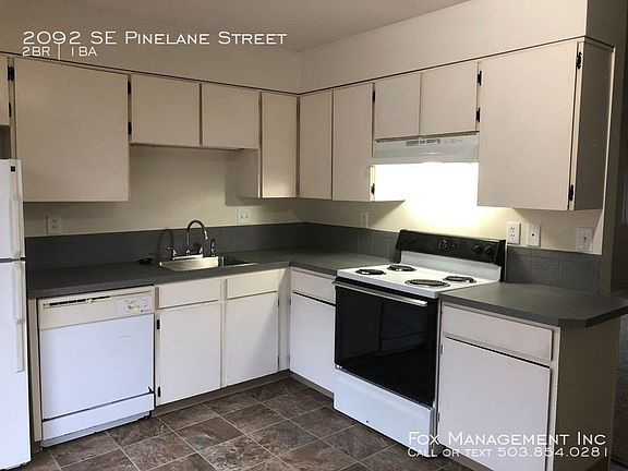 4th image of 2092 SE Pinelane St