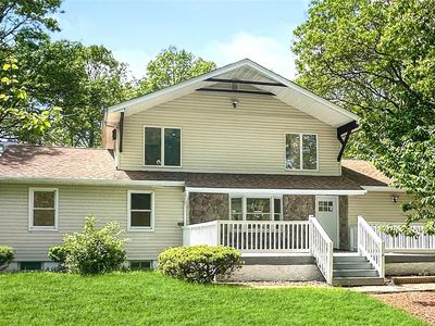 36 Arbutus Court, Ronkonkoma, NY, 11779