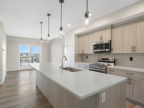 5-web-or-mls-carrington-plaza-nw_12232024