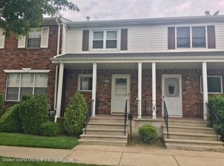 21 F Signs Rd, Staten Island, NY 10314