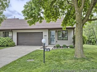 402 Clearwater Dr, Champaign, IL