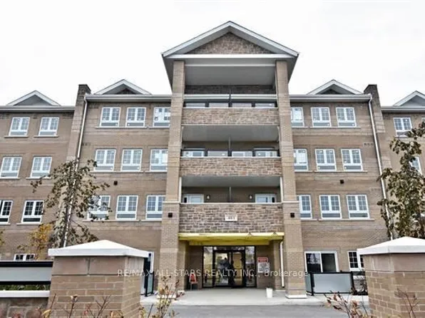 481 Rupert Ave #320, Whitchurch Stouffville, ON L4A 1Y7