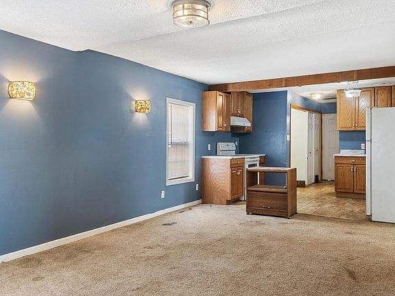 3rd image of 832 West Calhoun Street