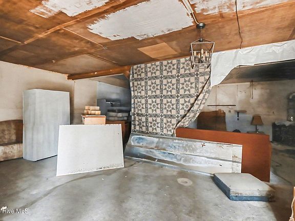 4th image of 495 Horseshoe Road