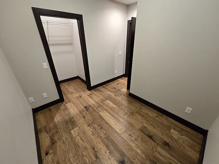 512 Division St S #1 — Photo 11