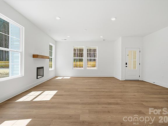 5th image of 1424 Quiver Way