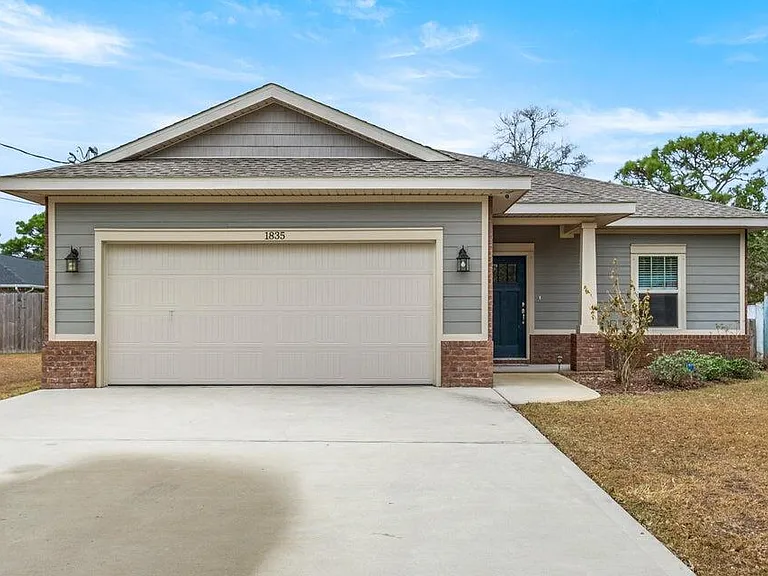 1835 Lubbock Rd — Photo 1