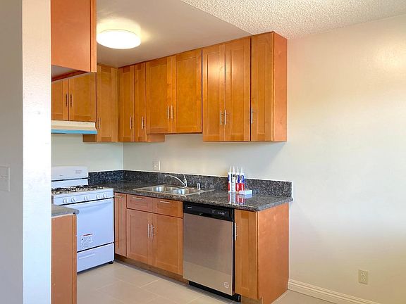 2nd image of 4375 York Blvd #204