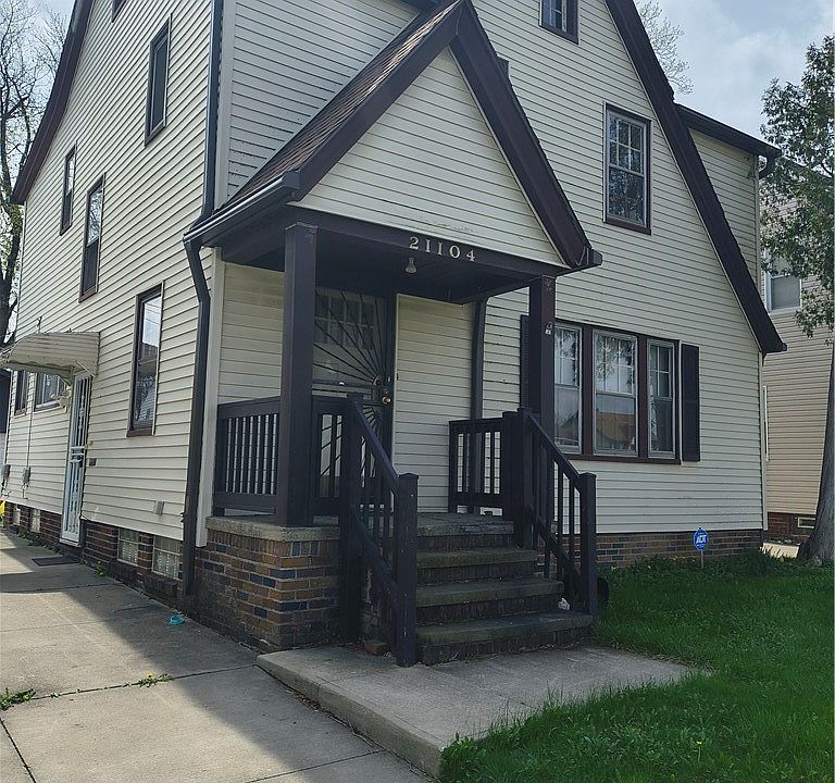 1st image of 21104 Clare Ave