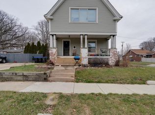 1301 N Roosevelt Ave, Bloomington, IL 61701