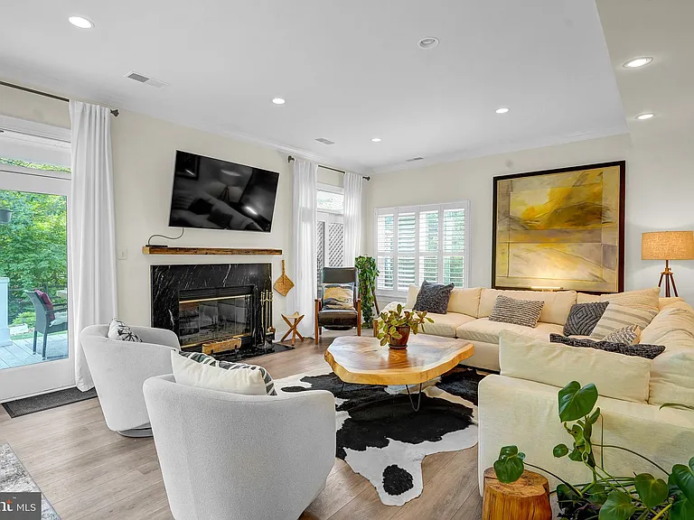 6719 Tennyson Dr — Photo 12