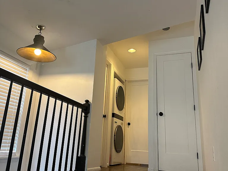 107 W Hill St — Photo 10