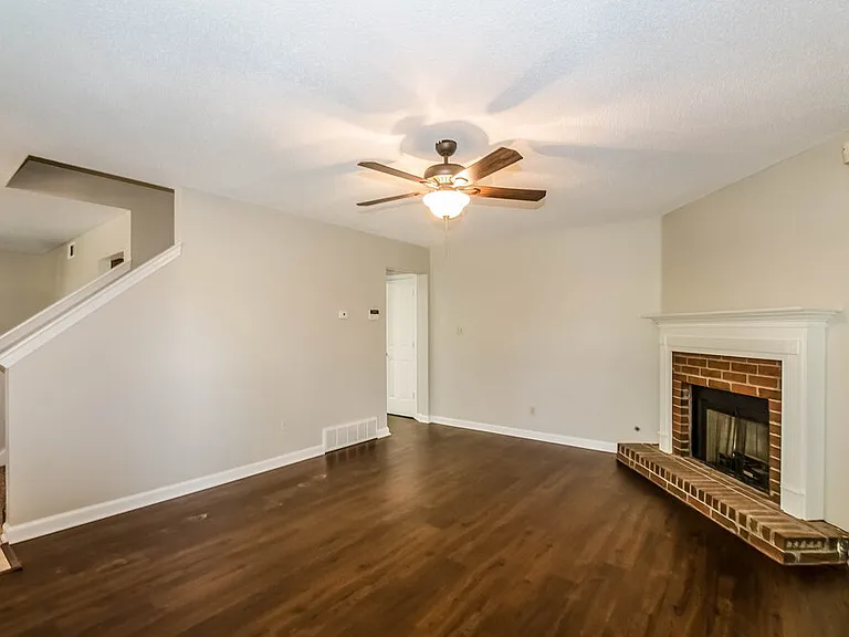 1812 Black Bear Cir E — Photo 2