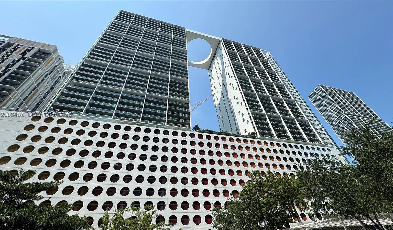 500 Brickell West Condo — Photo 1