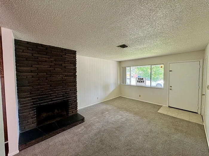 5322 Castle St — Photo 5