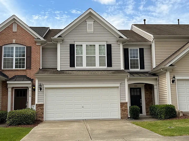 1004 Corwith Dr — Photo 1