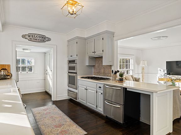 29th image of this home