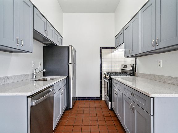 4th image of 901-03 N Broad St #200