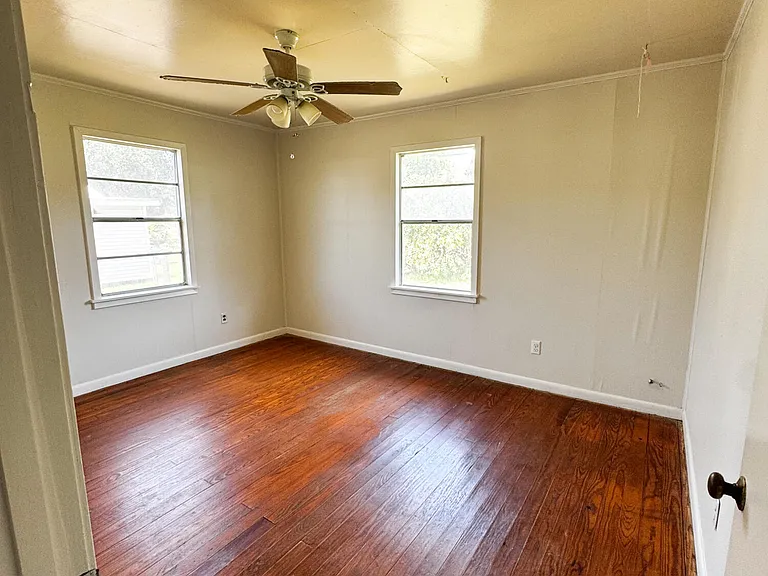 1213 Scott St — Photo 4