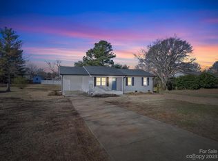 1808 Sulphur Springs Rd, Shelby, NC 28152