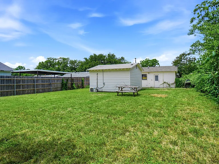 209 Westfork Dr — Photo 16