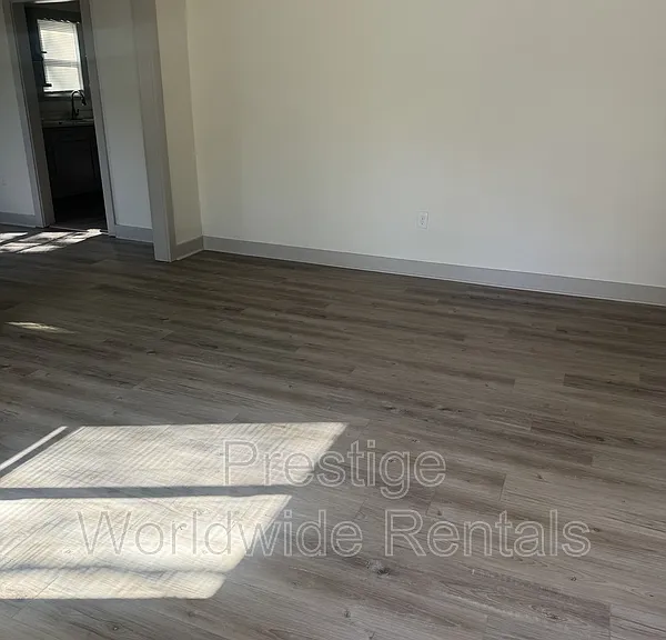 2726 Lumpkin Ct — Photo 2