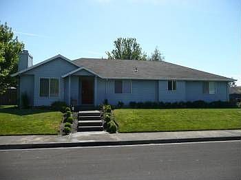 1st image of 2623 NE Laura St