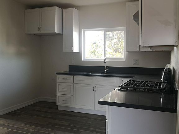 2nd image of 3106 Winter St