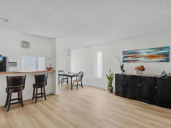 7508 Parkway Dr, La Mesa, CA 91942