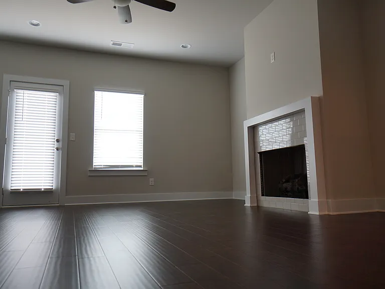3778 Oxford Cir — Photo 3