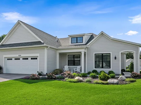 694 Bayshore Dr, Holland, MI 49424