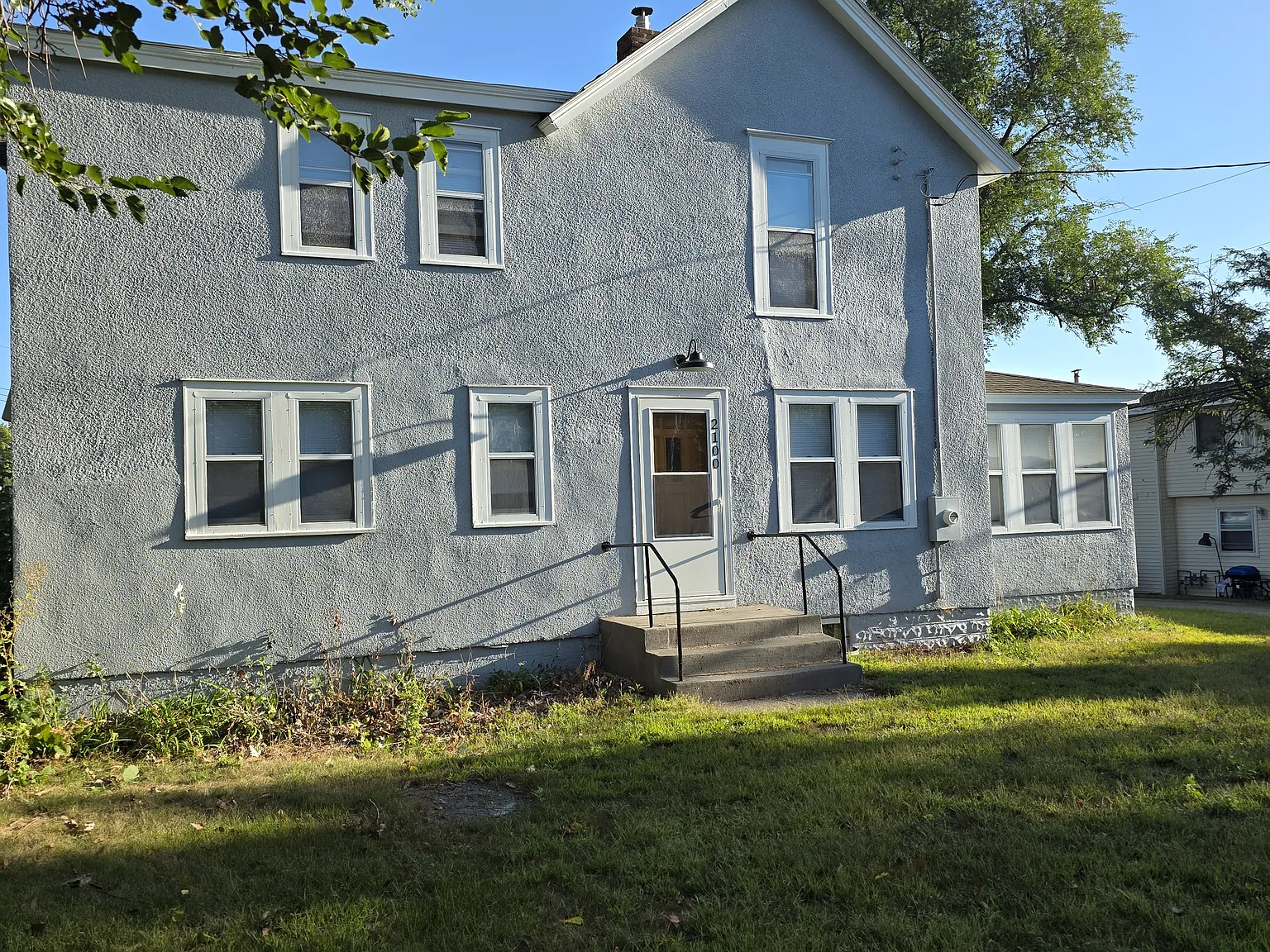 5 bed, 2152 sqft, $2,750 — Photo 2