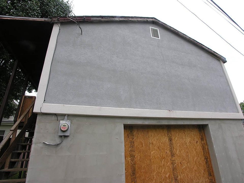2nd image of 410 Camp St