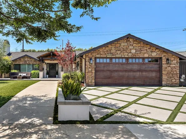 11771 Martha Ann Dr, Los Alamitos, CA 90720